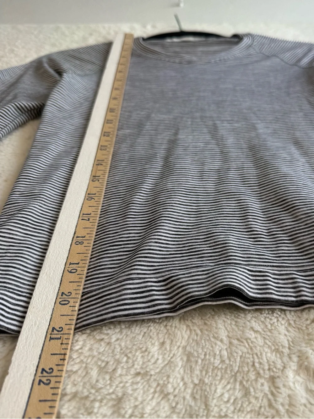 Lululemon Swifty Tech Long Sleeve Shirt 2.0 Women’s 4 Gray Stripe Waist Running‎